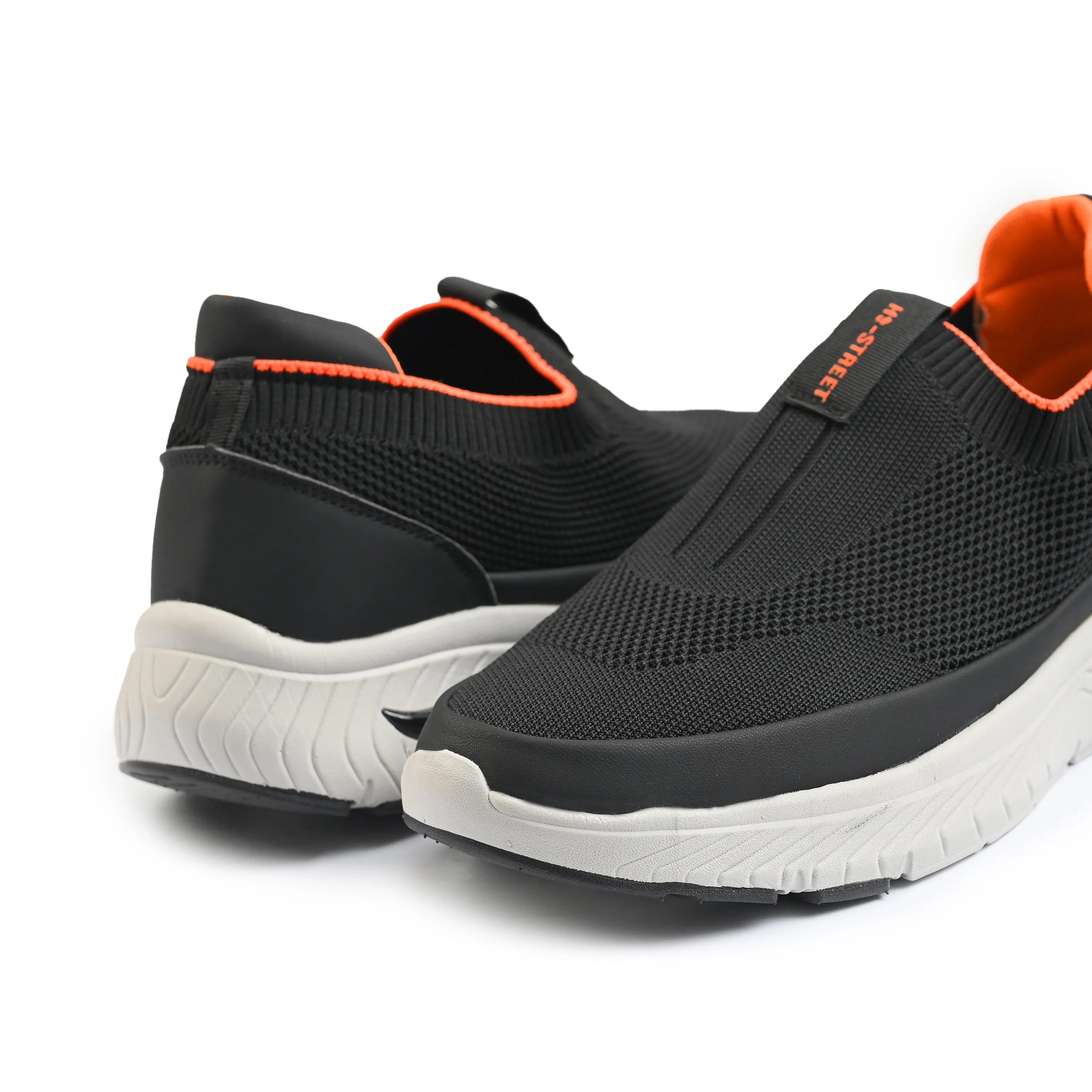 BLACK KNITED LIGHTWEIGHT SHOES